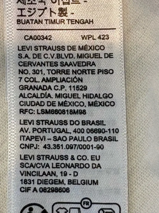 Levi’s White Logo Graphic Tee XL NWT Classic Red Batwing Cotton - Picture 8 of 9